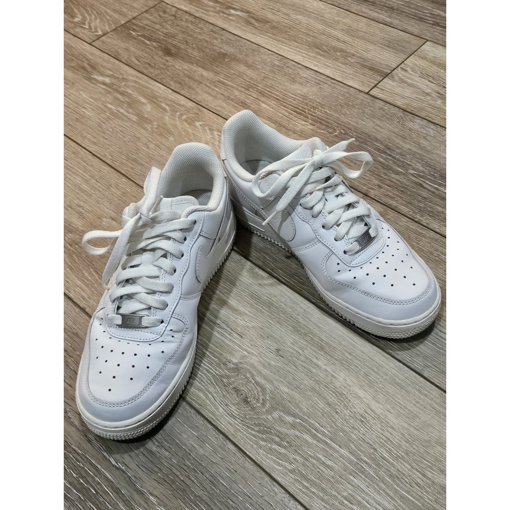 Nike Air Force 1 Womens Size 8 White Low Top DD8959-100 Classic Shoes Sneakers